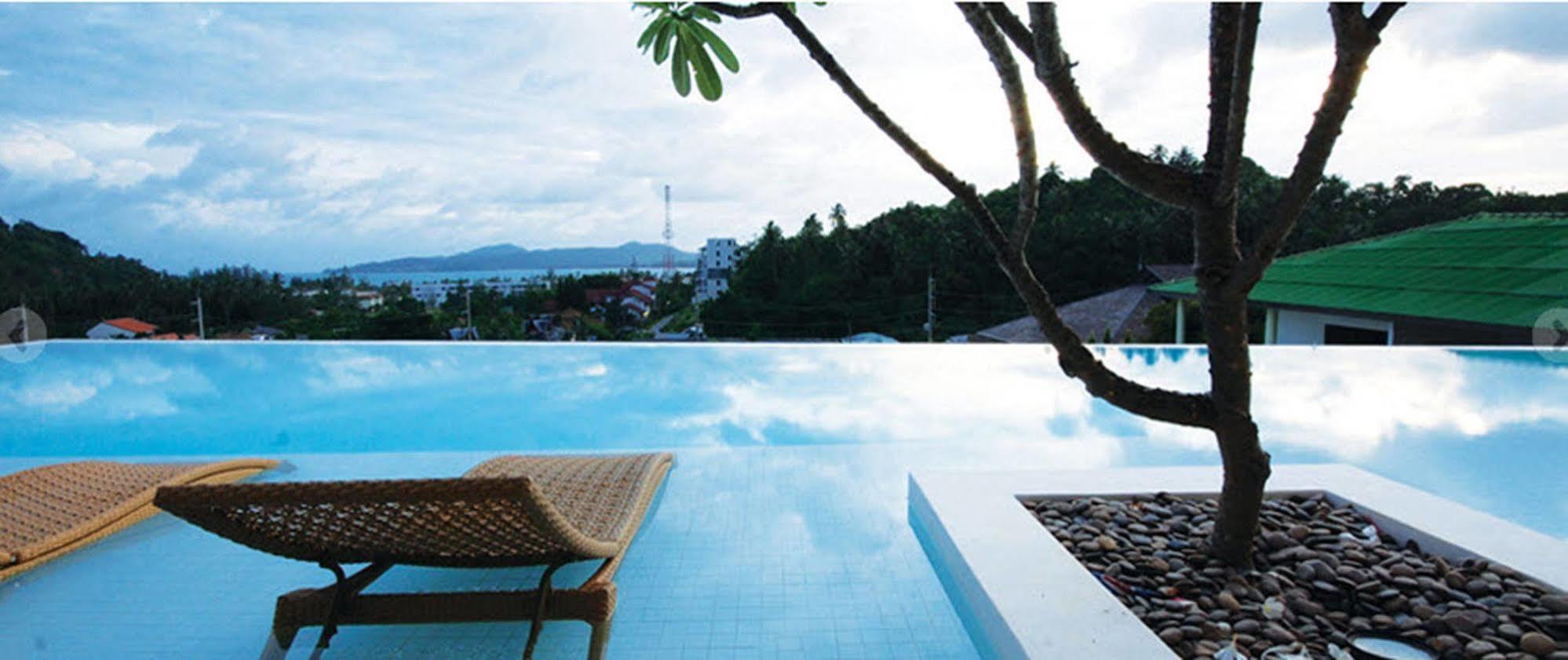 The Quarter Phuket Hotel Сурин Бийч Екстериор снимка