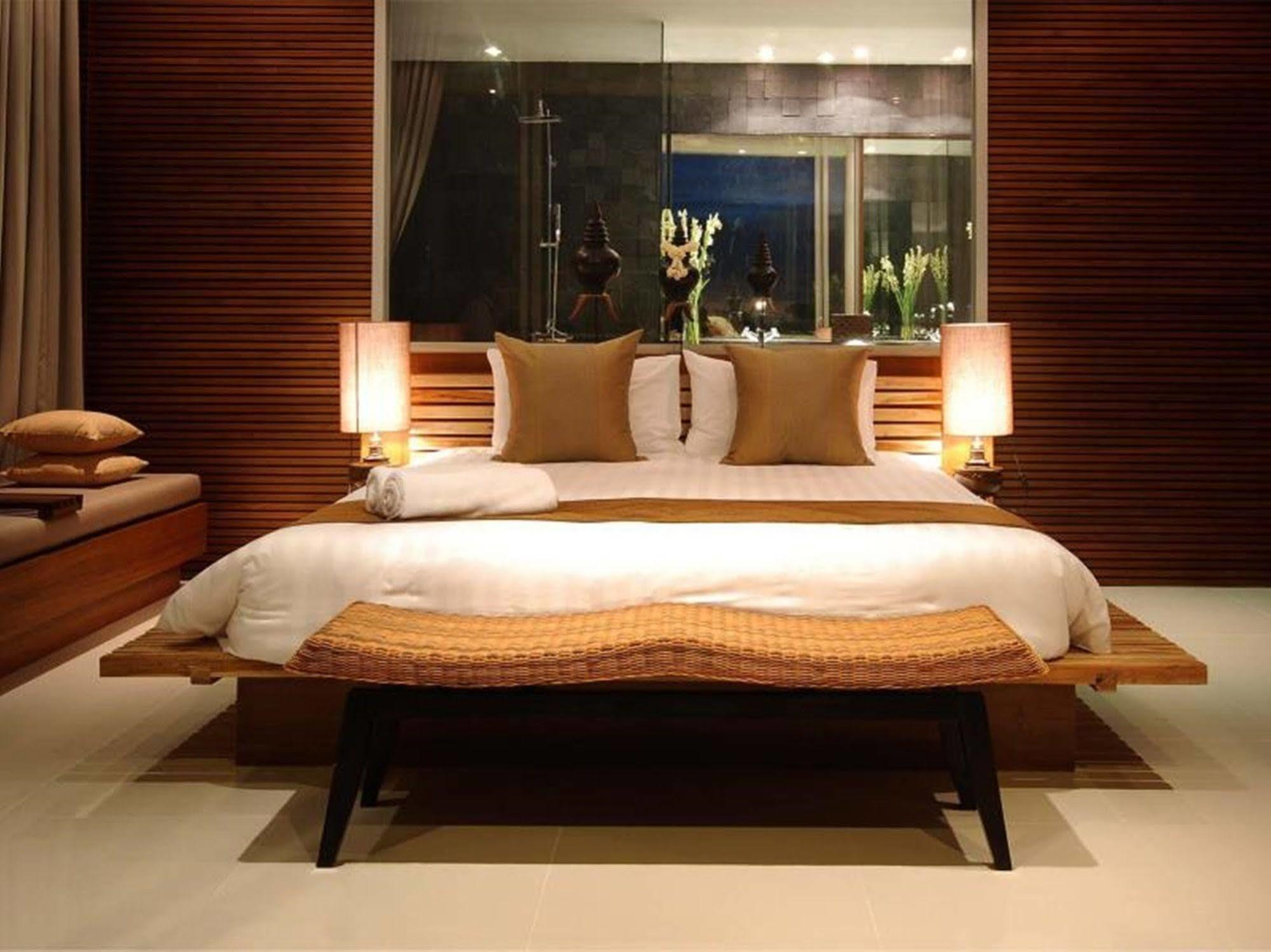 The Quarter Phuket Hotel Сурин Бийч Екстериор снимка