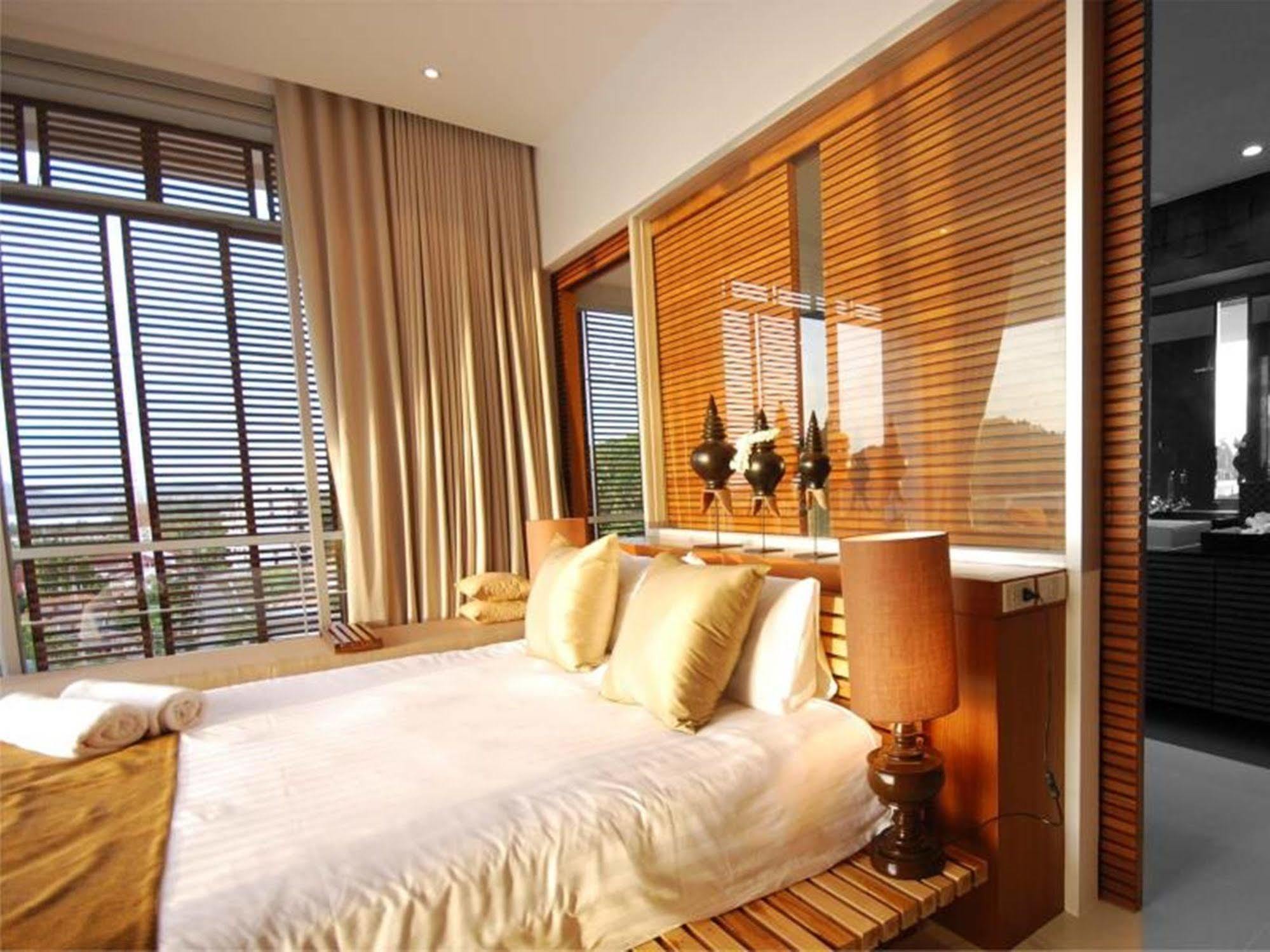The Quarter Phuket Hotel Сурин Бийч Екстериор снимка