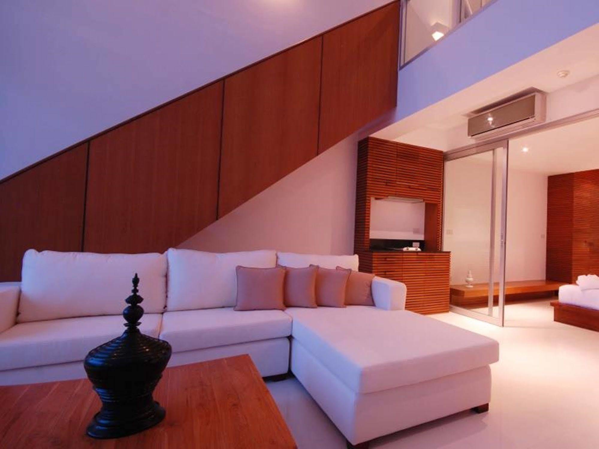 The Quarter Phuket Hotel Сурин Бийч Екстериор снимка